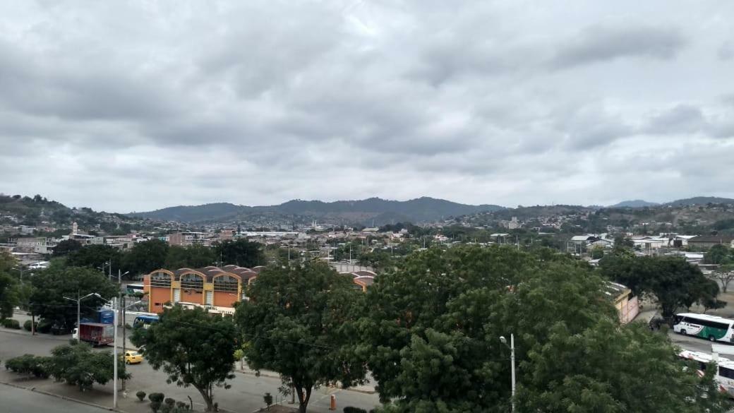 Hotel Los Ceibos Jipijapa Kültér fotó